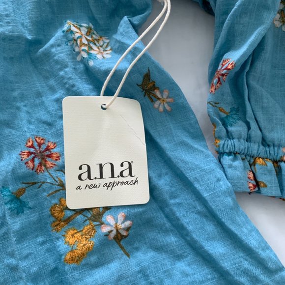 NWT a.n.a Women's Plus Top Blouse, Size 2X - Picture 7 of 12